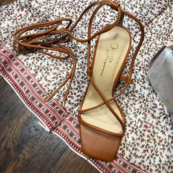 Lace up brown/tan block heels!! Just in time for spring break ☀️😍 - Picture 7 of 12